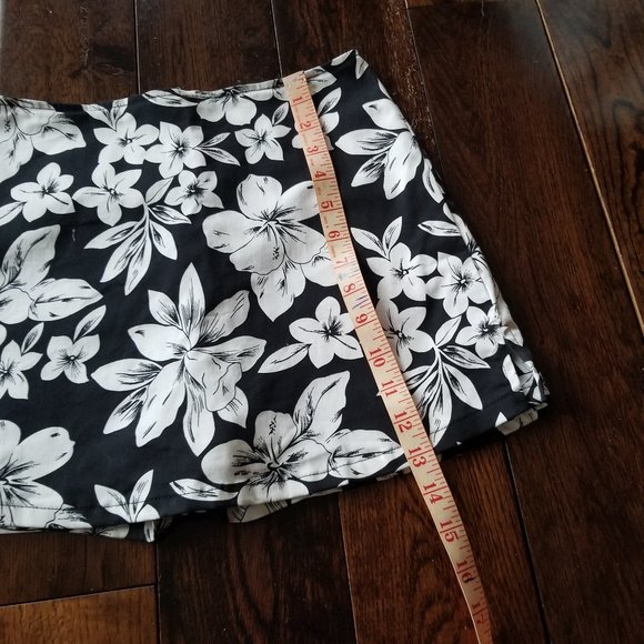 SmartSet Skort Black with White Flowers - Picture 7 of 8